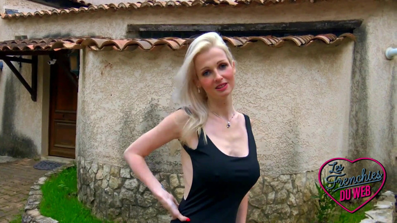 The Frenchies of the web: Jade dan Amanda, dua awek nakal yang dikongkek oleh seorang...