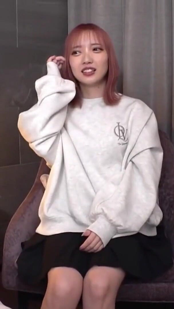 Lust lab: Thợ săn ma trở nên hoang dã - Streamer dễ thương...
