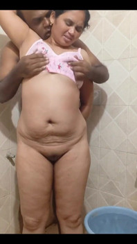Hot Indian Couple Super Bathing Sex Video