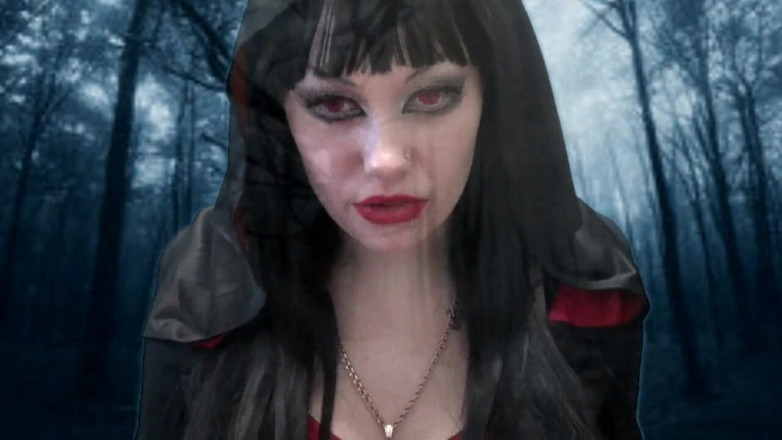 Goddess Misha Goldy: La Padrona del vampiro ti invierà e ti trasformerà in...