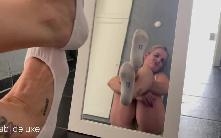 Sabdeluxe: 67. in Front of the Mirror