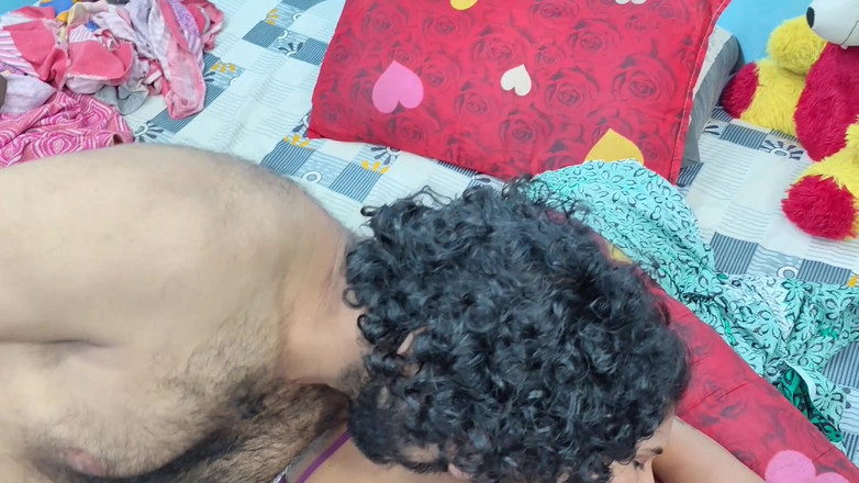 Vaigavarun45: Mallu çift yatak odasında seks ile ateşli gecelik romantizmi, Malayalı çift yatak...