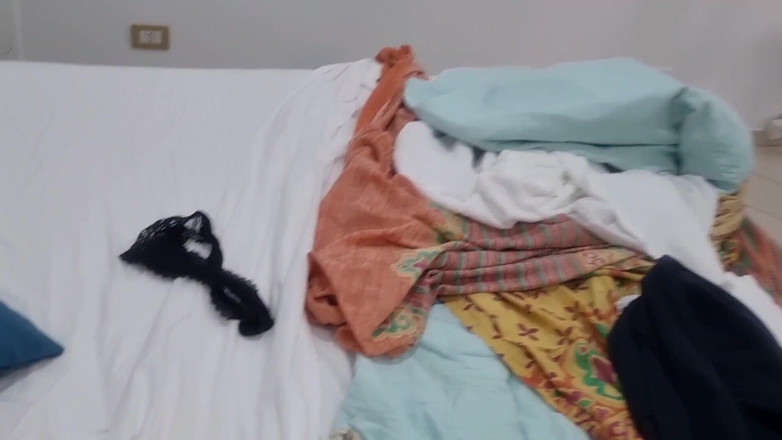 Alexander Audran: Amatör | İngilizce - üvey oğlumu eve davet ediyorum ve boşalıyor