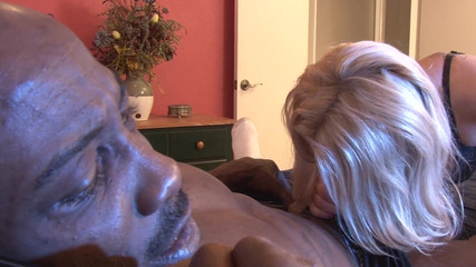 SEXUAL SIN: Сцена одержимости черным пенисом - 3 блондинка с большой задницей в нижнем белье Zoey Monroe наслаждается межрасовым сексом