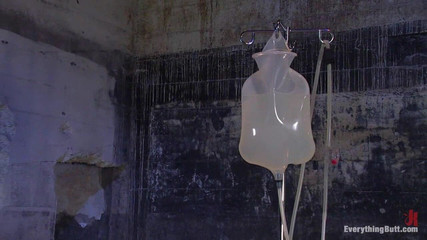 Everything Butt by Kink: Анальное пробы: Sienna- шлюха с застенчивой клизма