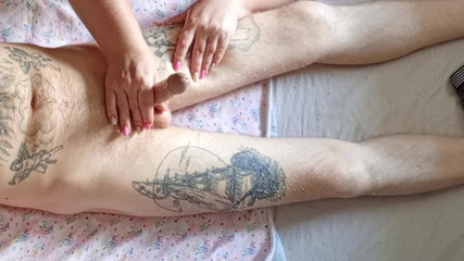Zona901: Pomagające ręce szarpnąć mojego penisa do ostatniej kropli spermy