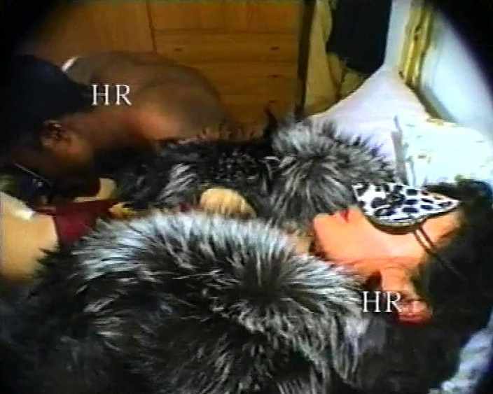 Hans Rolly: Video porno scandaloso tra italiano e immigrato