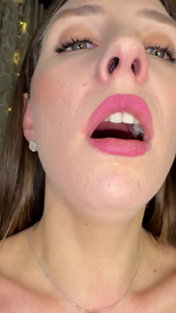 Секрети рота: товсте біле покриття на моєму язику