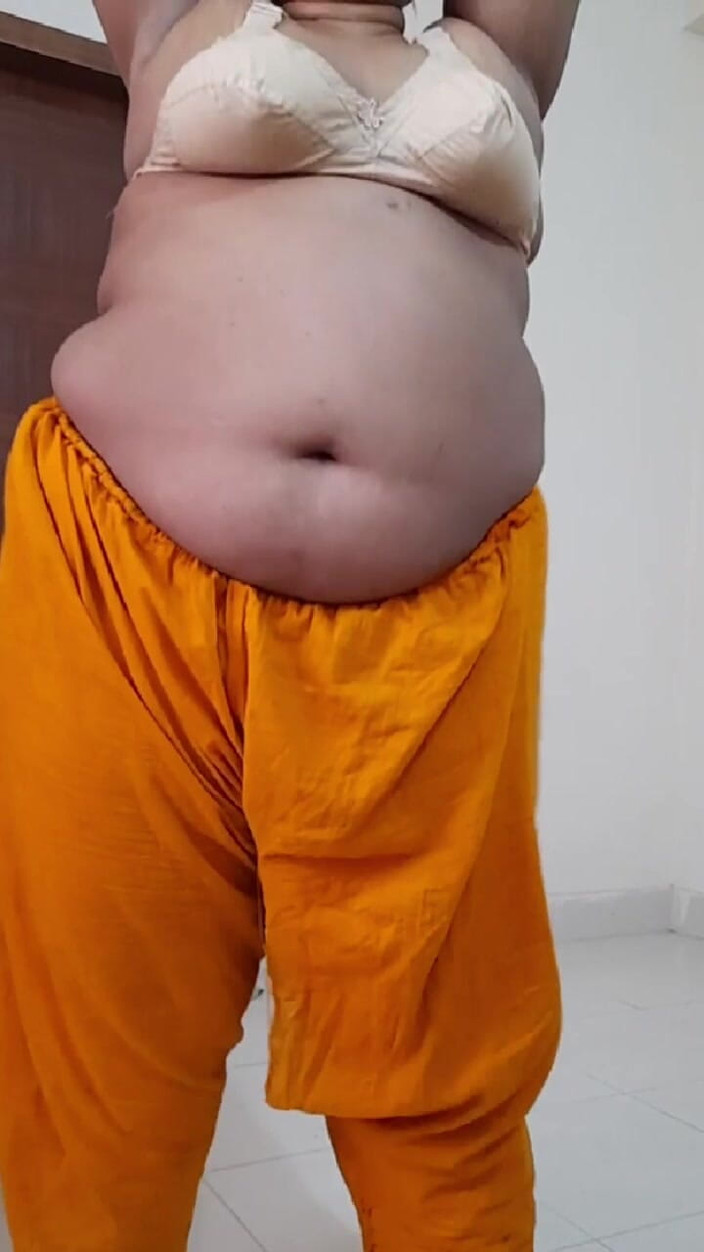 Aria Mia: Indian Stepmom Show Her Boobs in Hotel