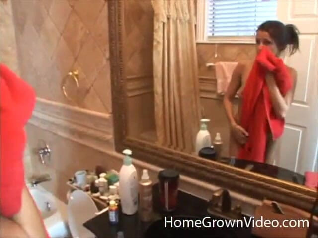Homegrown Oral: chainal vhait jepi gale men gahre land leti hai