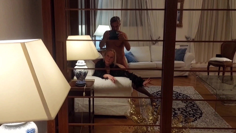 Selena701: Mooie blonde volwassen vrouw geniet van seks in kousen