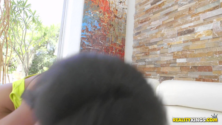Reality Kings: Reality kings - pijatan memek dan memek brittney white &amp; jmac dengan...