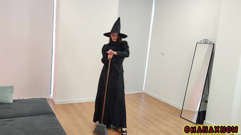 Shanaxnow: Fattened by a Witch to Be Devoured Uvula Fetish Feeder