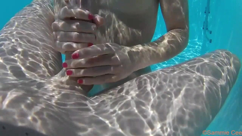Sammie Cee: Pool BJ underwater HJ And cumshot