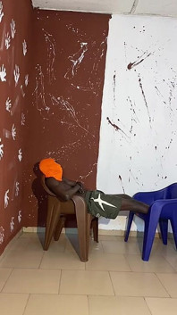 Brown eve geri dönüyor ve üvey babası ve üvey babasıyla çok iyi tanışıyor