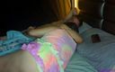 BBW Pleasures: Gordinha esposa masturba marido na hora de dormir
