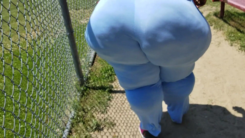 Pearaddiction walking content: Chodzenie w My Blue Spodnie