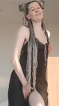 Natürlicher körper, behaarte achselhöhlen, behaarte muschi, behaarte muschi, große schamlippen, schöne möpse, geile MILF Ginnagg