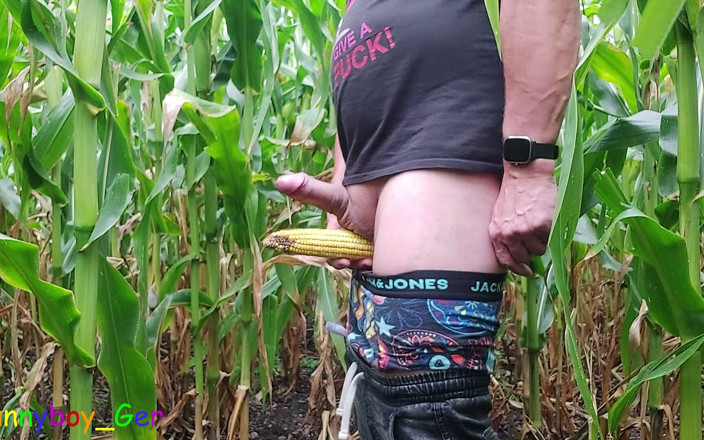 Funnyboy-Ger: A Sexy Guy Pisses in a Cornfield, Jerks off His...