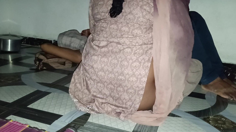 Bhabhi UP: Casal indiano