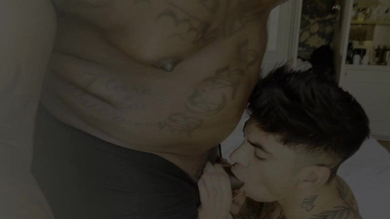 DADDYBLACKXXX: Atrapado papi negro follando sexy hombre tatuado