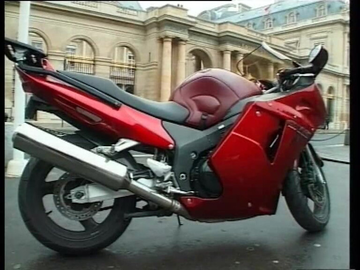 Real porno and movies XXX: Lisa Fickt Überall Und Nimmt Alles in Mund, Arschloch Und Muschi.