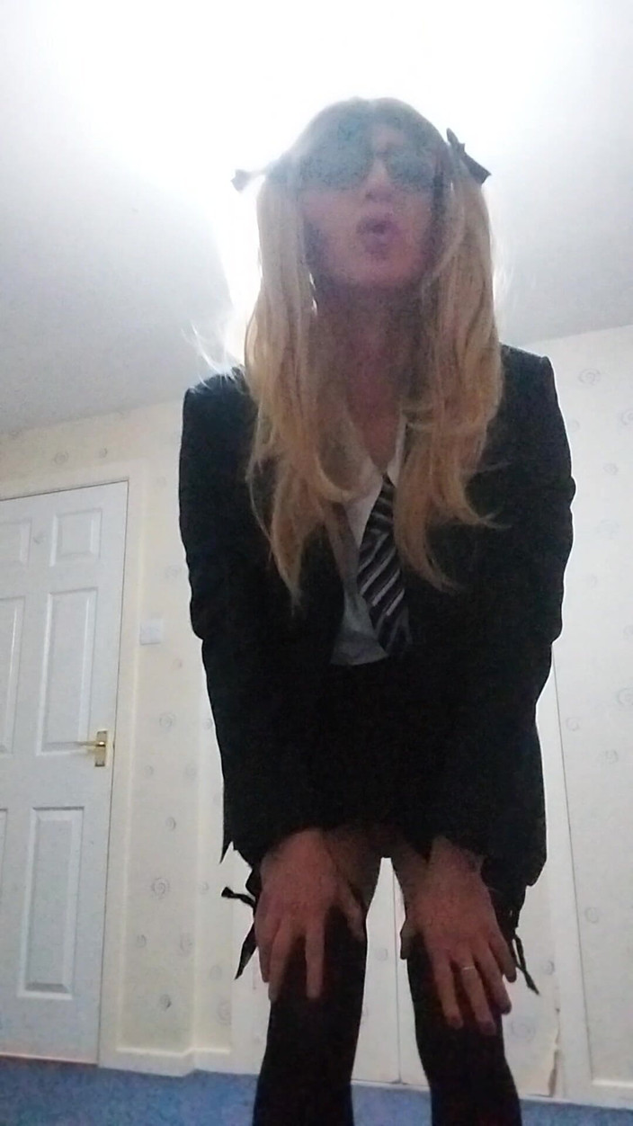 Cindy Belfast: Cindy üniformasını seviyor