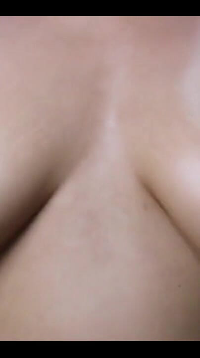 Close up Oiling (Natasha Kaur) Close up Oiling (Natasha Kaur)