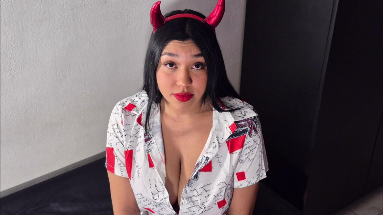 Keilimar Boobs: Menggunakan jalangku yang patuh