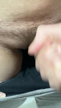 パンティーでザーメン