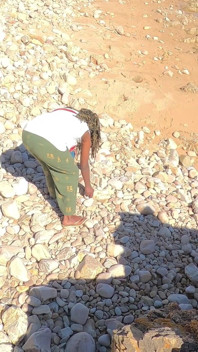 MiLF ebano si fa mangiare il culo e sditalinare la figa in una vasca idromassaggio
