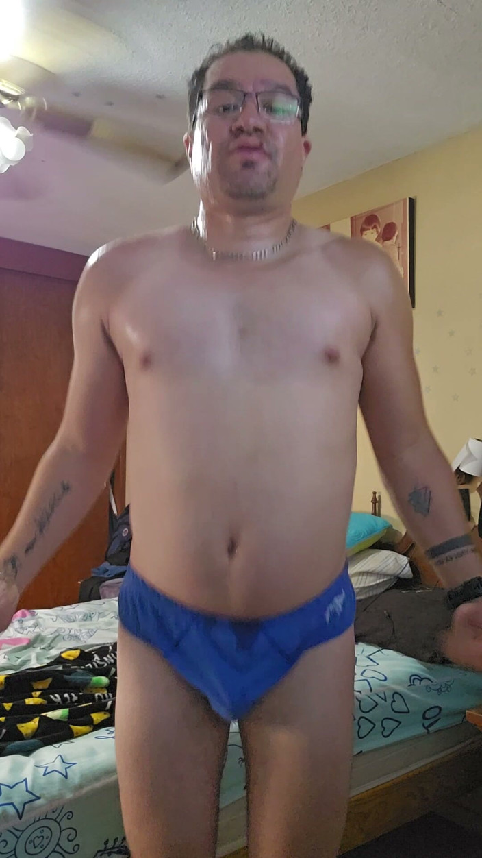 Brayan_PerDiazz: A Little Exercise in My Room