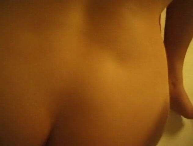 Flash Model Amateurs: O curvă cu părul creț are parte de două degete în...