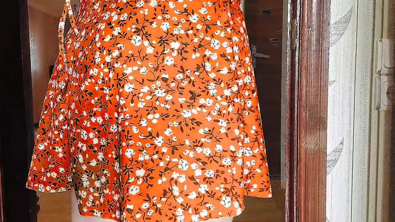 Kitty_Cross: Roztomilá Sissy nosí zajíčka v nadýchaném županu