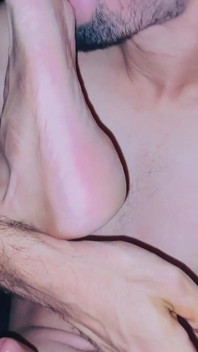 Nowy pakistański film porno seksowny napalony chłopiec lizanie ramion stóp i musztu