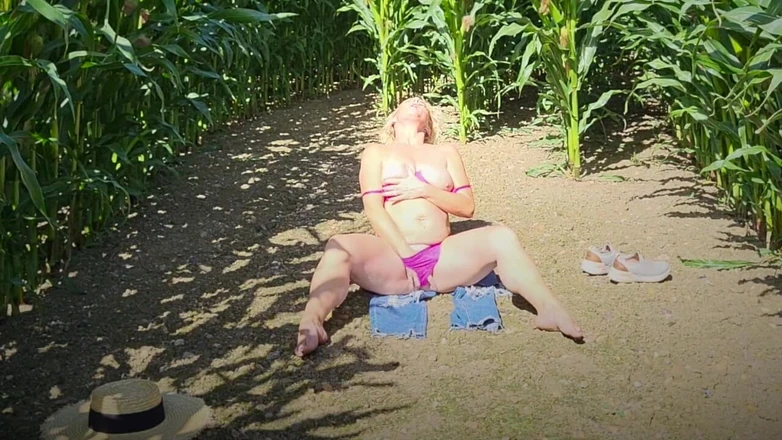 The adventures of Kylie Britain: Porra no milho com Kylie