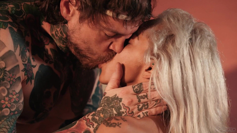 Wicked Pictures: Bức tranh đam mê độc ác - cảnh 3