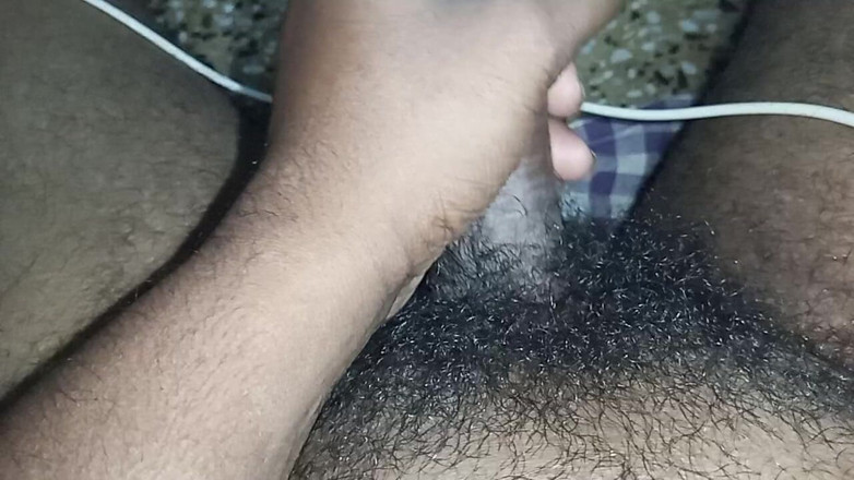 Hungry cliff: Adik iparku nyepong kontol indiaku sambil ciuman