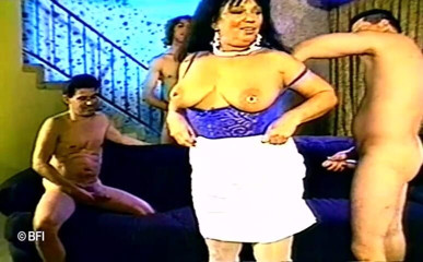Nasty matures and dirty grannies club: Vintage gang bang s chlupatou zralou