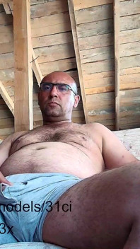 Nevlastní otec je live streaming a konečně ejakuluje.