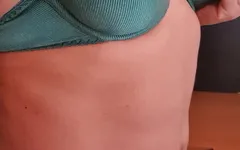 Grünes Nylon und spitzen, höschen und bh, POV