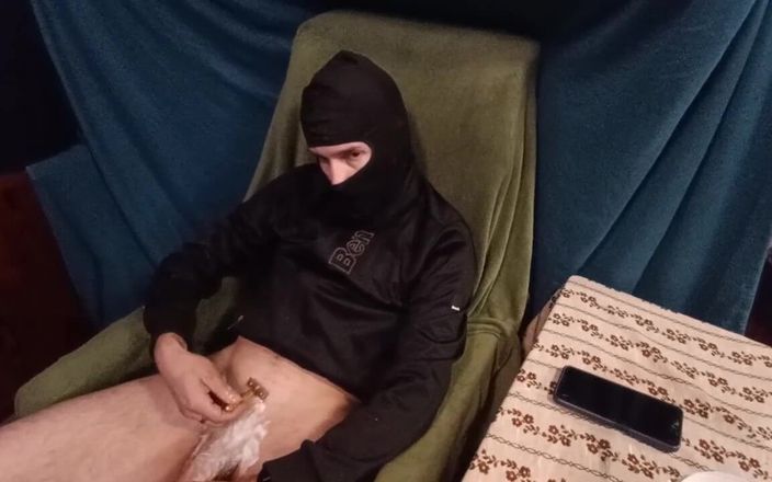 kickerscooter: 찐 아마추어는 그의 공을 면도한 다음 자지를 따먹어