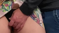 PriyaNaavya: Omg!! बूढ़ा आदमी मेट्रो में मेरा हस्तमैथुन कर रहा है