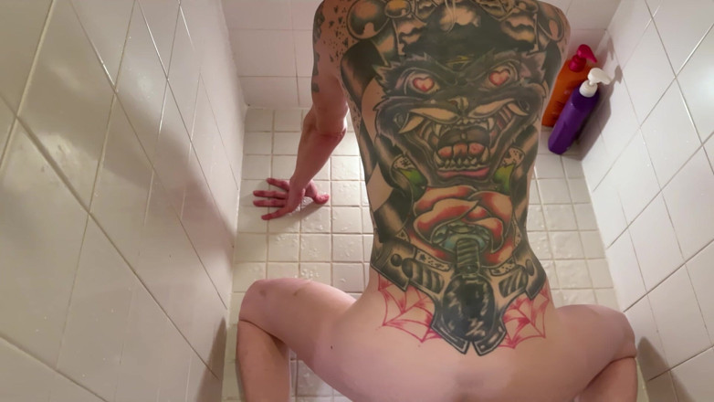 Mila Mynx: Plug anale doppia piscio doccia