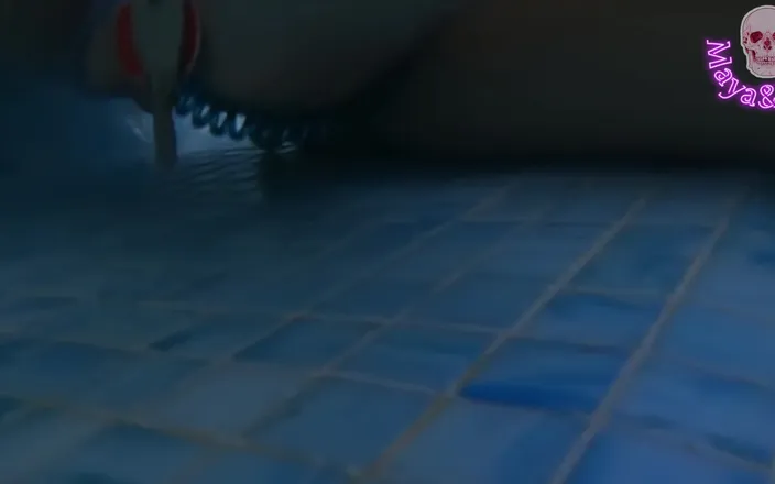 Mayay Thor X: La vera ragazza nella spa fa una folle sega subacquea...