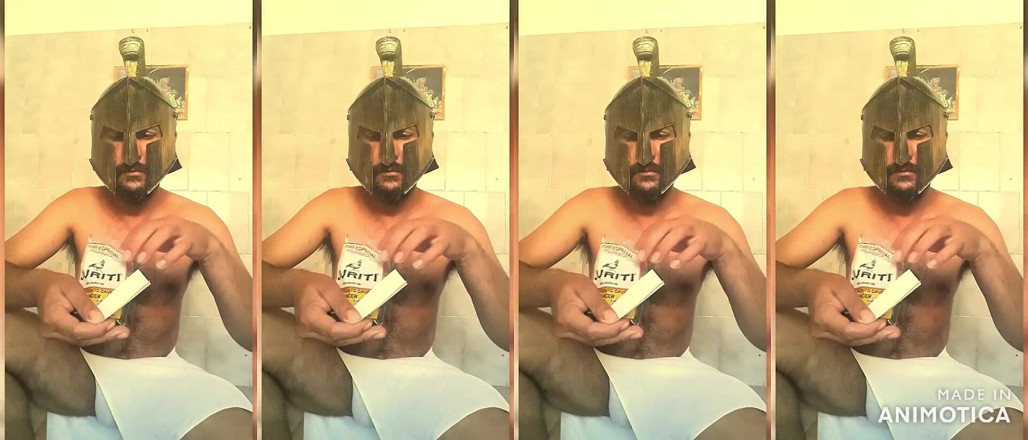 Stink HairyMale: Spartan fuma tabacco naturale