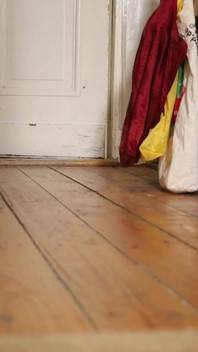 Juego creativo de zapatos con medias y birkis