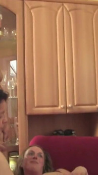 Azione orgia con ragazze mature sexy con culi grossi
