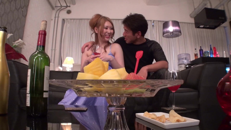 JapaneseAmateur: Japonesa gata cavalga um pau duro como uma verdadeira ninfomaníaca