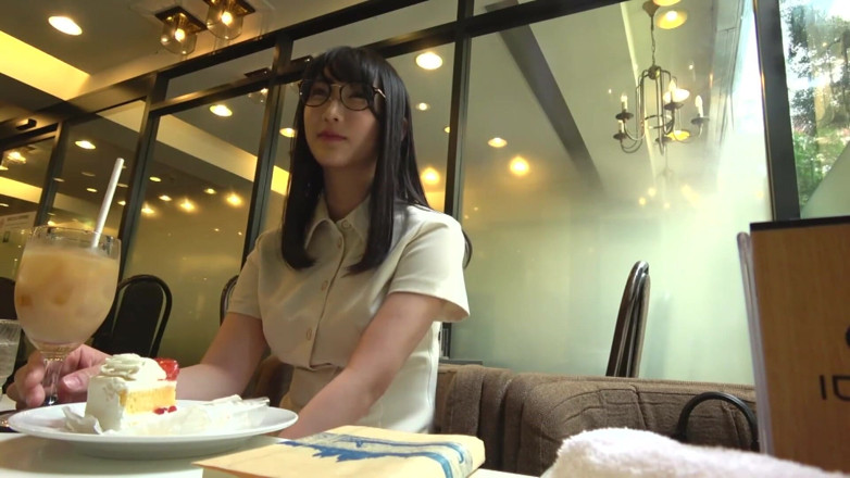 Strix: 完全裸身スタイル美保:美女 いつも公園で読書をしているのは恥ずかしがり屋の少女